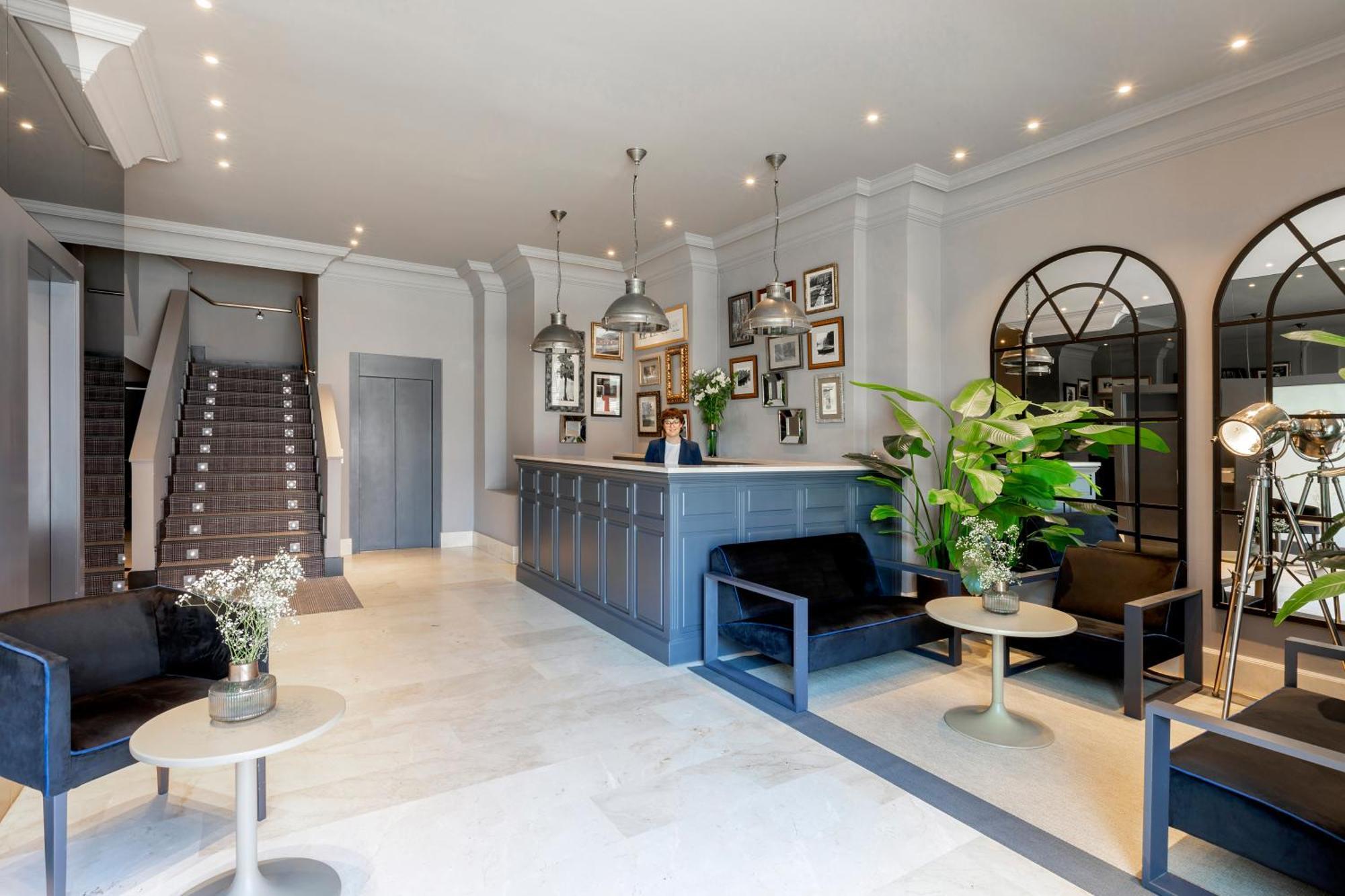 Suites Pamplona Plaza Esterno foto