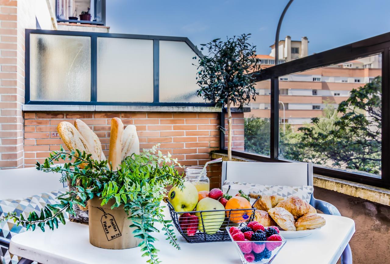 Suites Pamplona Plaza Esterno foto
