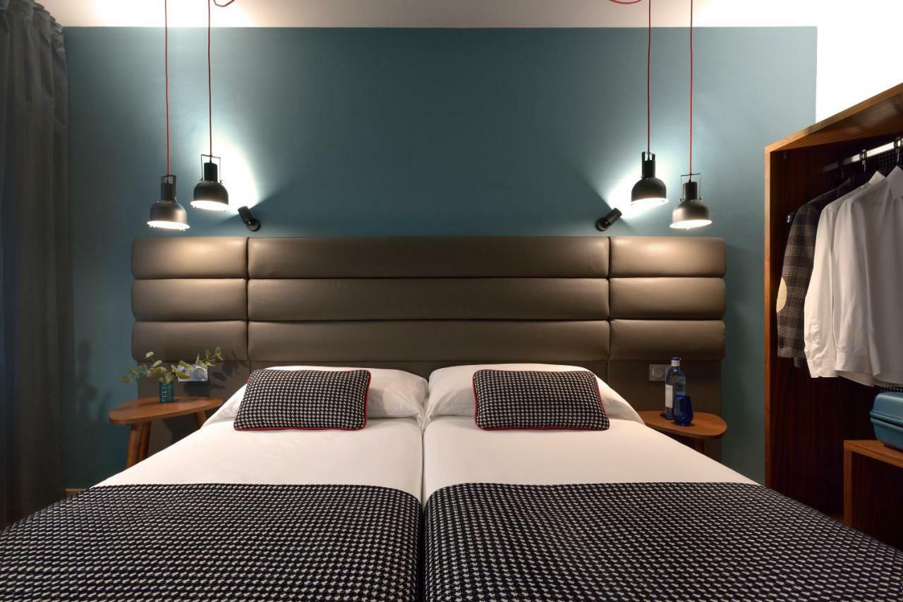 Suites Pamplona Plaza Esterno foto
